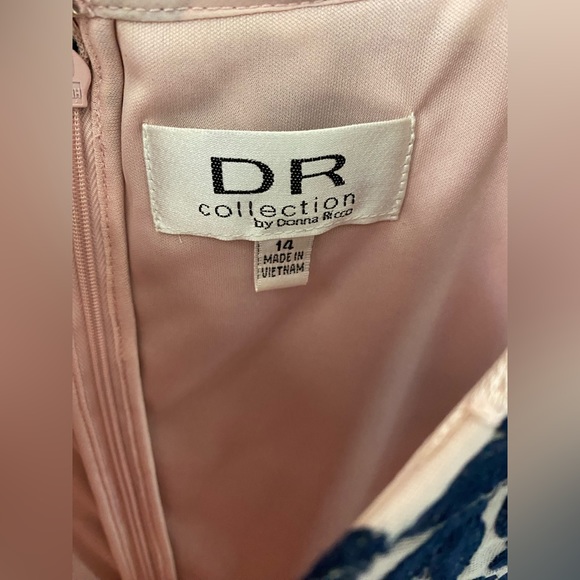 Donna Ricco Embroidered Mesh Sheath Evening Dress - Picture 4 of 9